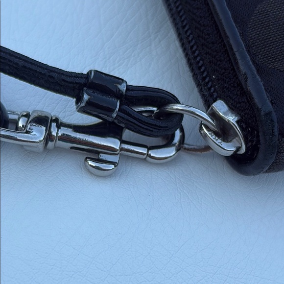 Coach Black on Black Signature Logo Canvas Wristlet Wallet Clutch GUC - Picture 4 of 16